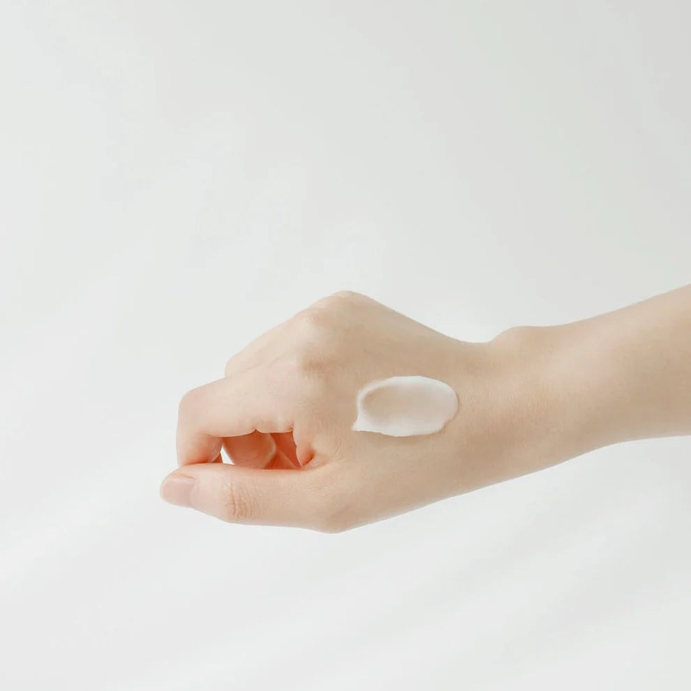 Beauty of Joseon Apricot Blossom Peeling Gel 100ml, showing the gel in a clear jar with apricot blossom extract and a smooth texture.